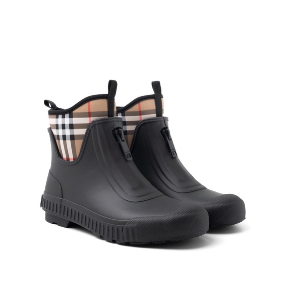 New in box Burberry rain boots with check lining - Picture 3 of 9